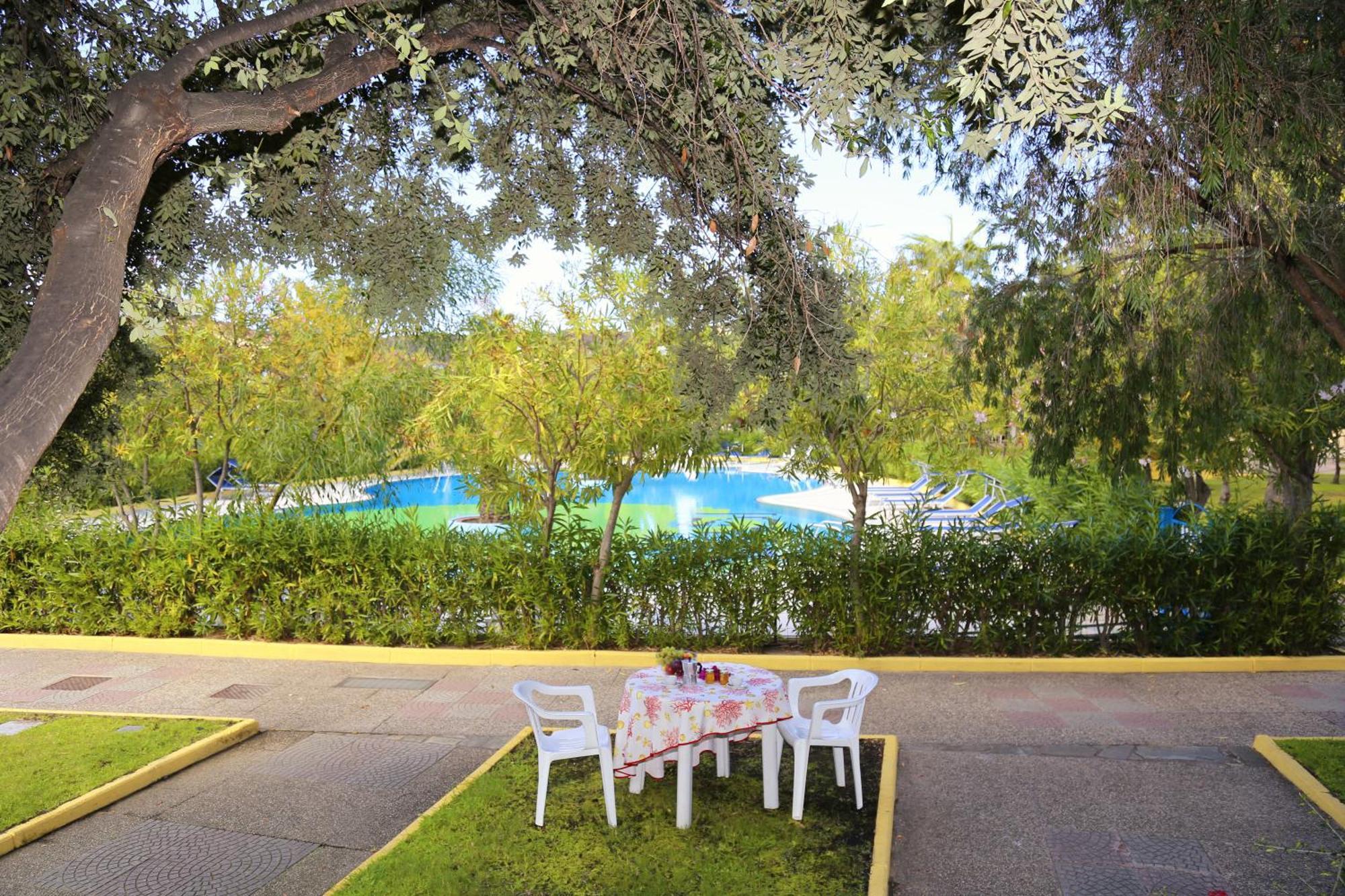 Residence Oasi Anfiteatro ポルト・オッティオル エクステリア 写真