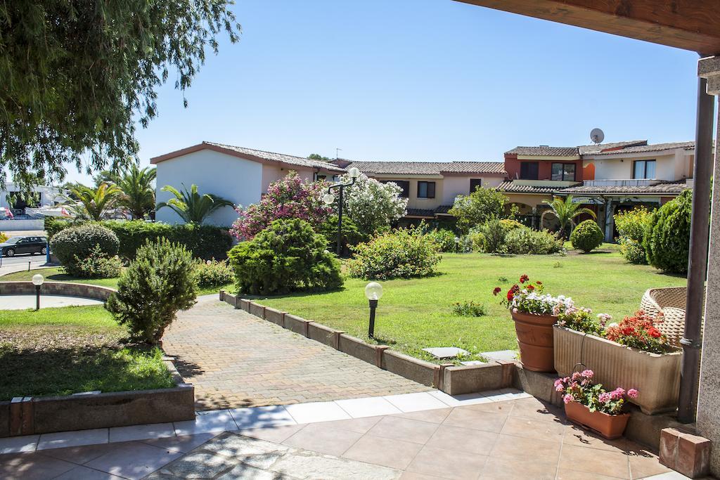 Residence Oasi Anfiteatro ポルト・オッティオル エクステリア 写真